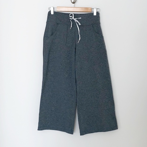 Lululemon Grey Wide Leg Women's Capris - Sz 6 - Picture 5 of 7